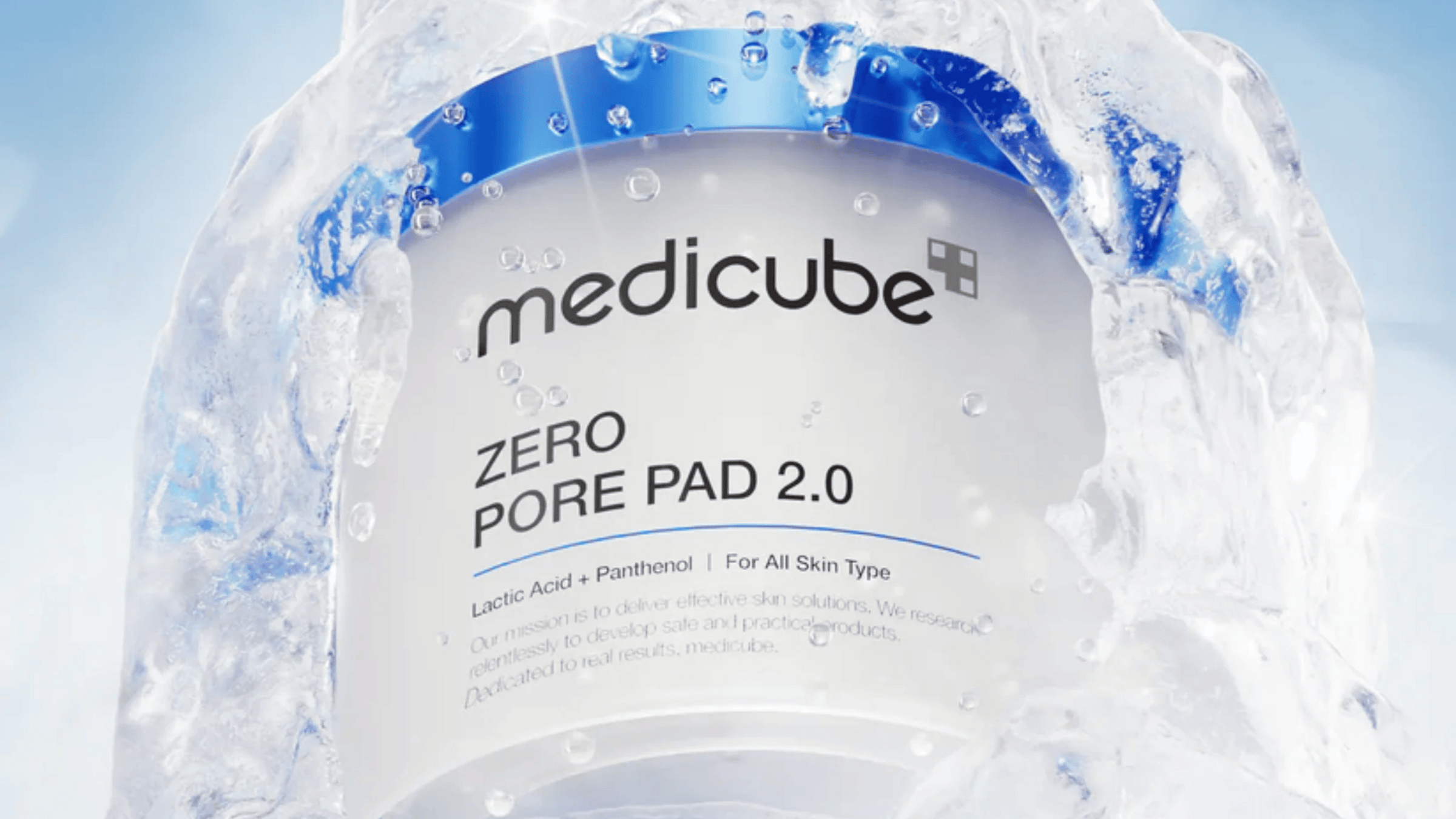 Medicube Zero Pore Pad 2.0 innehåller mjölksyra och panthenol för att effektivt exfoliera, rengöra porer och återfukta huden. Dessa pads är perfekta för att förbättra hudens textur och minska porernas synlighet. Passar alla hudtyper.