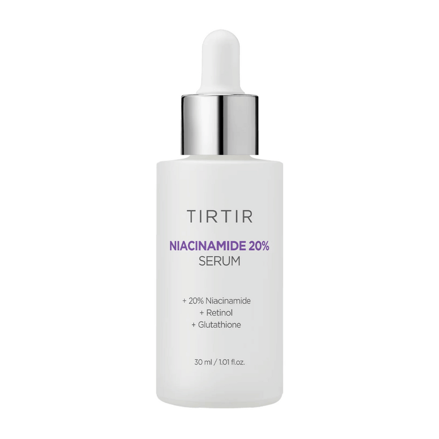 Flaskan med Tirtirs "Niacinamide 20% Serum" står på en vit bakgrund. Serummet innehåller 20 % niacinamid, retinol och glutation, och är utformat för att förbättra hudens struktur och ge en mer strålande hy. Flaskans innehåll är 30 ml.