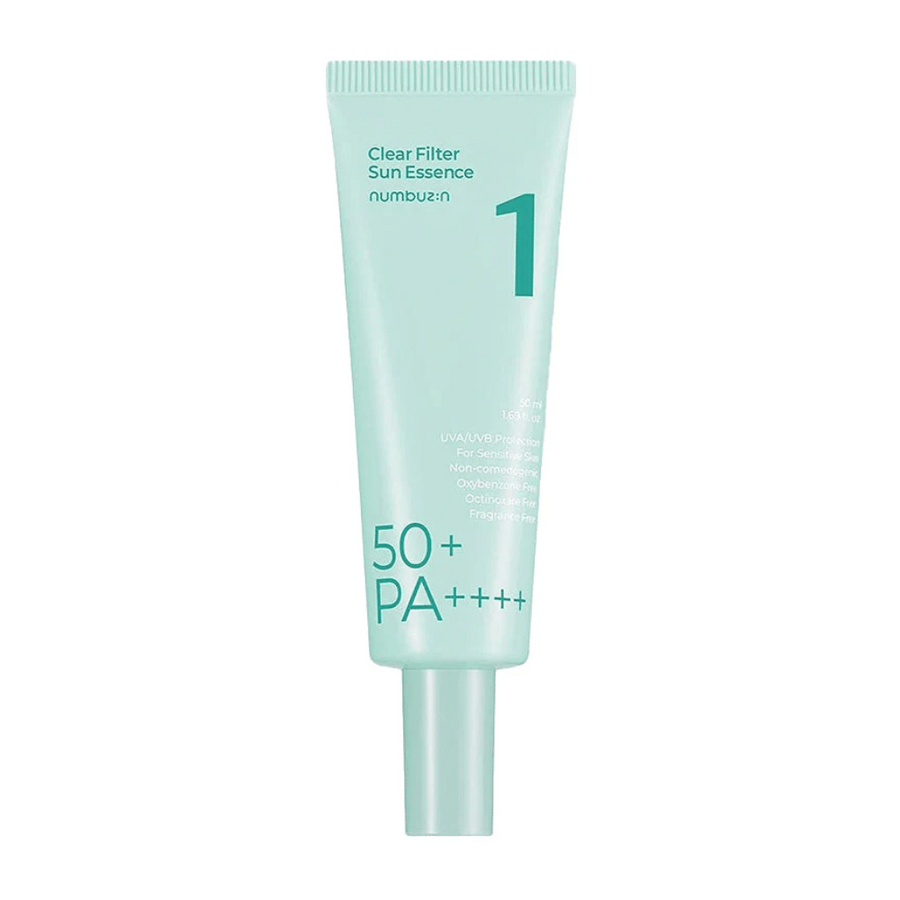 En ljusblå tub med No.1 Clear Filter Sun Essence SPF 50+ PA++++. Den är designad för känslig hud och erbjuder högt skydd mot både UVA- och UVB-strålar. Produkten är fri från komedogena ingredienser, oxybenzon, oktinoxat och parfym. Tuben innehåller 50 ml.